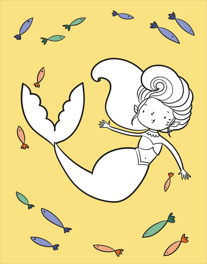 Gezeigt wird eine Innen- oder Zusatzansicht von „Diamant-Malbuch Meerjungfrauen“. Die Illustration zeigt eine fröhliche Meerjungfrau mit welligem, langen Haar und einer eleganten Schwanzflosse. Sie schwimmt im Vordergrund auf einem leuchtend gelben Hintergrund, umgeben von kleinen, bunten Fischen in verschiedenen Farben, darunter Blau, Lila und Orange. Die einfache, klare Linienführung der Zeichnung unterstreicht die verspielte Atmosphäre des Malbuchs.