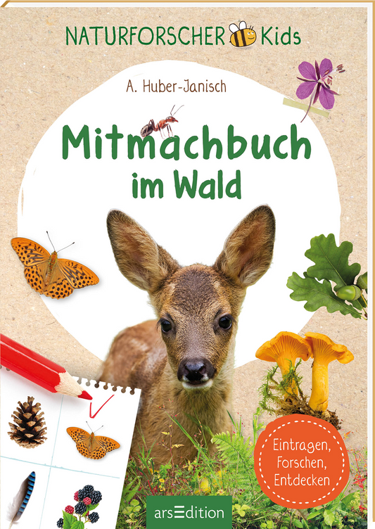 Auf dem Cover des Buches „Mitmachbuch im Wald“ von A. Huber-Janisch ist ein niedliches Rehkitz abgebildet, das in die Kamera schaut. Rund um das Tier sind verschiedene Natur-Elemente wie Blumen, Pilze und Insekten platziert. Der Titel ist in einer verspielten grünen Schriftart direkt über dem Rehkitz angeordnet, und der Untertitel „Eintragen, Forschen, Entdecken“ steht in einer klaren Schrift auf einem orangenen Hintergrund. Ganz oben links ist ein Logo mit der Aufschrift...