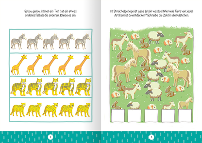 Auf der Innenseite des Buches „Ruckzuck weggewischt! Zoo“ befinden sich zwei Seiten. Die linke Seite zeigt eine Reihe von Tieren in verschiedenen Farben: Zebras, Giraffen und Tiger mit unterschiedlichen Fellmustern. Die rechte Seite ist eine Wiese mit einem bunten Gruppenmix aus Pferden, Schafen und anderen Tieren, umgeben von grünem Gras. Unter den Tieren sind Kästchen, in die Kinder die Anzahl der Tiere jeder Art eintragen können. Der Hintergrund ist mit einem strukturierten Muster in...