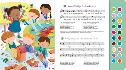 Gezeigt wird eine Innen- oder Zusatzansicht von „Sing mit! Tanzlieder“. Auf der linken Seite sind fünf Kinder zu sehen, die beschäftigt mit Bastelmaterialien arbeiten. Sie sind vielfältig dargestellt, tragen bunte Schürzen und haben unterschiedliche Frisuren. Auf der rechten Seite ist ein Notentext für zwei Lieder abgedruckt, wobei die Notenlinien einfach und klar strukturiert sind. Die Farben sind lebhaft: Blau, Grün, Rot und Lila dominieren, während die Schrift gut lesbar ist. In...
