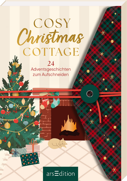 Das Buchcover zeigt eine weihnachtliche Szene mit einem festlich geschmückten Weihnachtsbaum auf der linken Seite. Der Baum ist grün und mit bunten Ornamenten dekoriert, daneben sind einige Geschenke platziert. Auf der rechten Seite ist ein Kamin zu sehen, aus dem eine warme Flamme lodert. Der Titel „COSY Christmas Cottage“ ist in goldener Schrift in der Mitte platziert, unterhalb davon die Zahl „24“ und der Text „Adventsgeschichten zum Aufschneiden“ in einer klaren, dunkleren...