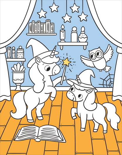 Gezeigt wird eine Innen- oder Zusatzansicht von „Diamant-Malbuch Einhörner“. Die Illustration zeigt zwei Einhörner in einem bunten Raum. Eines trägt einen Zauberhut und hält einen Zauberstab, während das andere neugierig zuschaut. Im Hintergrund sind Regale mit Büchern und Gläsern sichtbar, sowie eine Eule, die über die Szene wacht. Der Boden ist aus Holz, und im Vordergrund liegt ein aufgeschlagenes Buch. Die Farben sind freundlich und einladend, mit einem hellblauen Hintergrund.