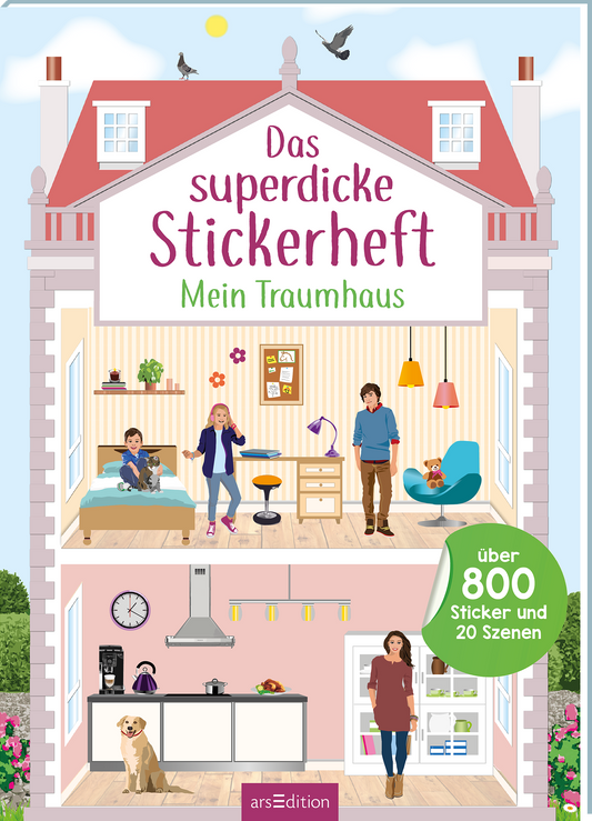 Das Buchcover zeigt ein buntes, illustriertes Haus im kindlichen Stil, aufgeteilt in mehrere Räume. Die Wände sind in sanften Farben gehalten, während das Dach rot ist. Oben steht der Titel „Das superdicke Stickerheft“ in großer, verspielter Schrift, darunter „Mein Traumhaus“. Im unteren Bereich befindet sich ein Hinweis auf „über 800 Sticker und 20 Szenen“ in einem grünen Button. Die Atmosphäre ist einladend und kreativ. Ganz unten mittig steht der Logoschriftzug von...