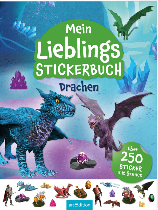 Das Cover von "Mein Lieblings-Stickerbuch Drachen" ist in kühlem Blau und Violett gehalten, mit eisigen Kristallen und lila schimmerndem Boden. Ein großer grüner halbrunder Schriftkasten zeigt den weißen verspielten Titel, darunter steht das Wort Drachen in dunklem Blau. Im Bild drei Drachenfiguren, türkisblau links, violett mittig, grün oben rechts sowie ein violettes Drachenei. Rechts unten grüner Kreis mit Hinweis "über 250 Sticker mit Szenen". Ganz unten mittig...
