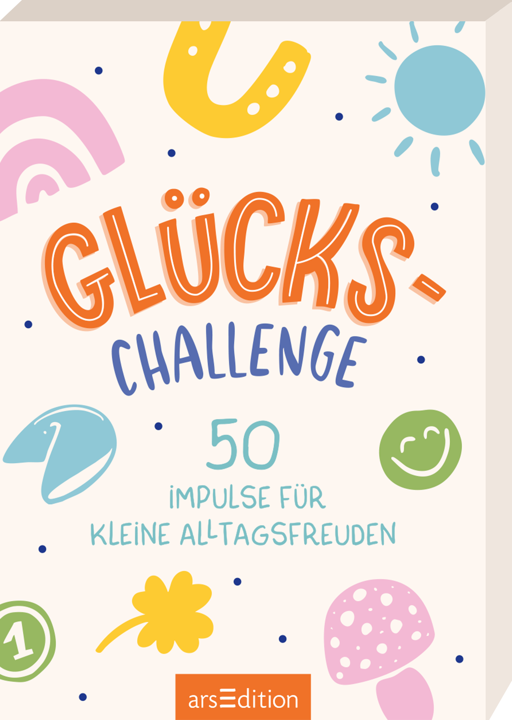 Das Buchcover zeigt einen hellen, freundlichen Hintergrund, auf dem bunte, verspielte grafische Elemente wie ein Regenbogen, eine Pilz-Illustration, ein Smiley und verschiedene geometrische Formen verteilt sind. Der Titel „GLÜCKS-CHALLENGE“ ist in kräftiger, orangefarbener Schrift geschrieben, während der Untertitel „50 impulse für kleine alltagsfreuden“ in blauer Schrift darunter steht. Ganz oben mittig ist ein einladender Sonnenstrahl abgebildet. Unterhalb des Titeltextes befindet...