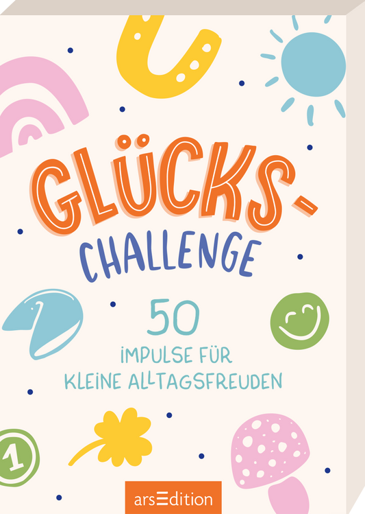 Das Buchcover zeigt einen hellen, freundlichen Hintergrund, auf dem bunte, verspielte grafische Elemente wie ein Regenbogen, eine Pilz-Illustration, ein Smiley und verschiedene geometrische Formen verteilt sind. Der Titel „GLÜCKS-CHALLENGE“ ist in kräftiger, orangefarbener Schrift geschrieben, während der Untertitel „50 impulse für kleine alltagsfreuden“ in blauer Schrift darunter steht. Ganz oben mittig ist ein einladender Sonnenstrahl abgebildet. Unterhalb des Titeltextes befindet...